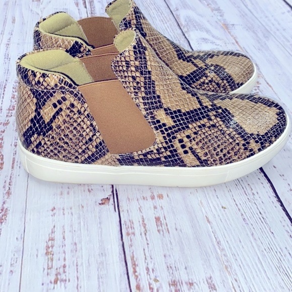 Coconuts by Matisse Harlan python snakeskin print slip on shoes size 7 1/2 - Picture 3 of 9